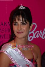 Katrina Kaif walk the ramp for Barbie doll Show at LIFW on 27th March 2009 (9)